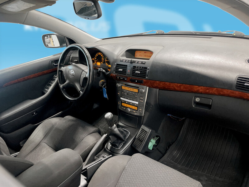 Toyota Avensis vaihtoauto