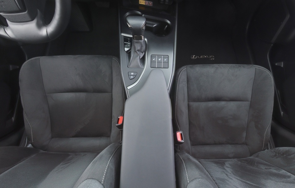 Lexus UX vaihtoauto