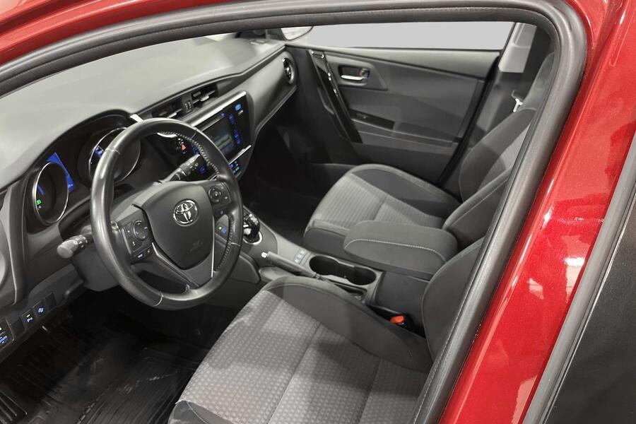 Toyota Auris vaihtoauto