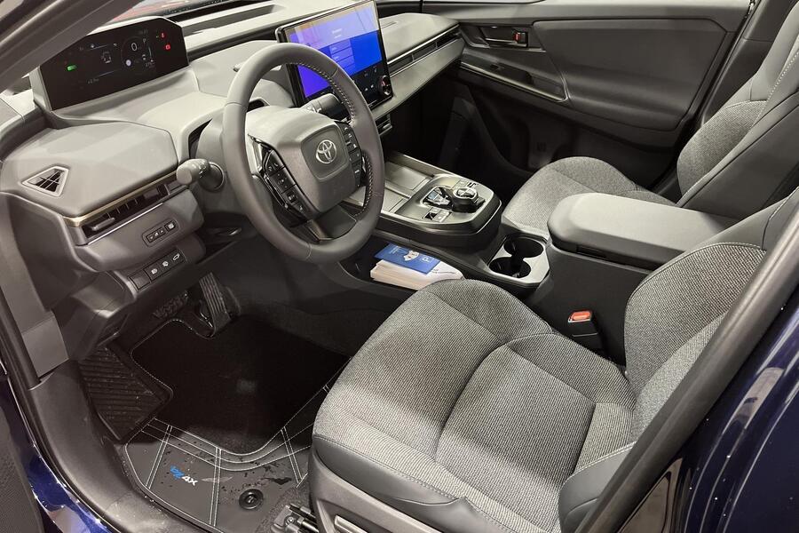 Toyota bZ4X vaihtoauto