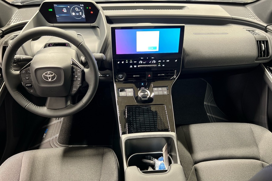 Toyota bZ4X vaihtoauto