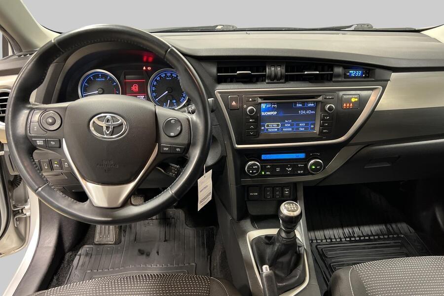 Toyota Auris vaihtoauto