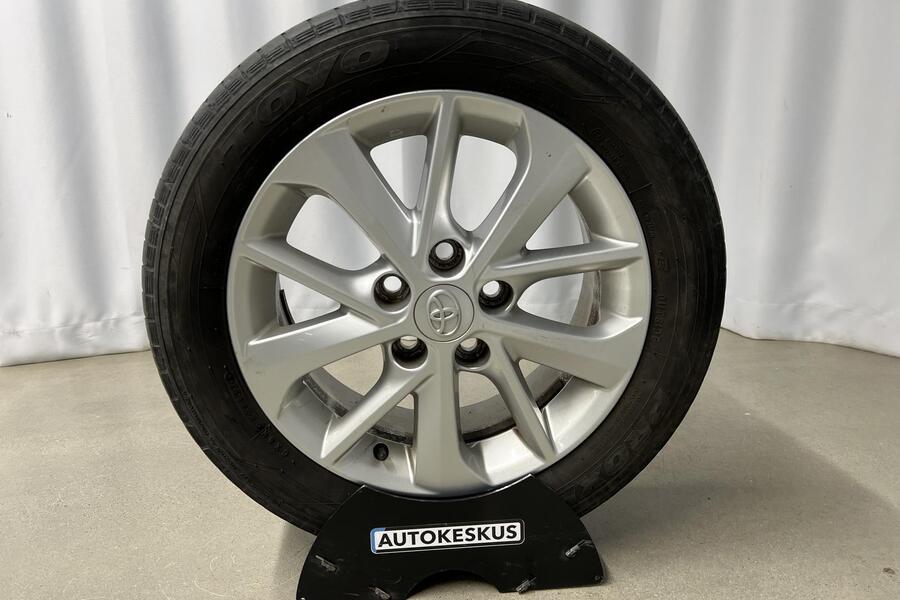 Toyota Auris vaihtoauto