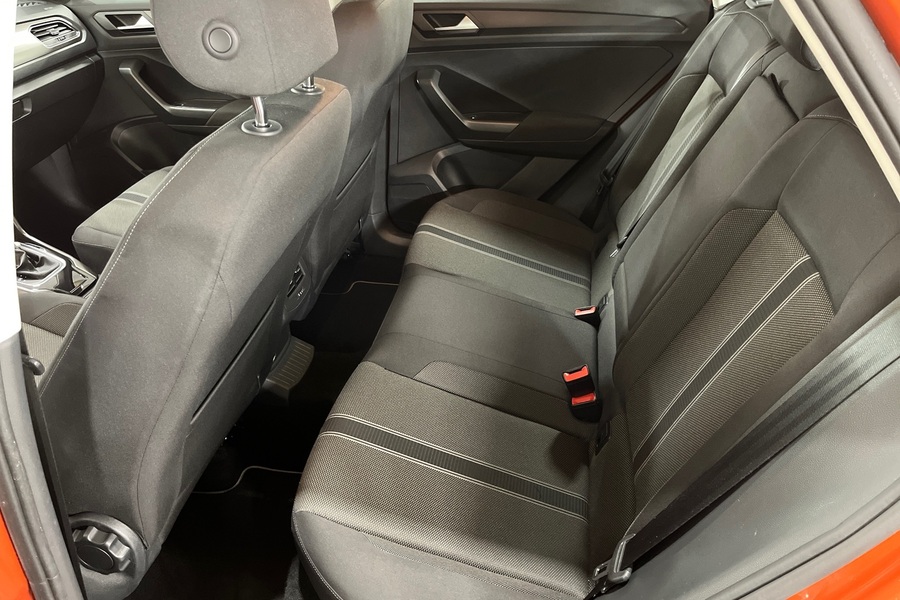 Volkswagen T-Roc vaihtoauto