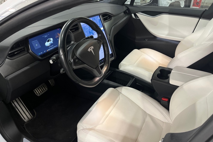 Tesla Model S vaihtoauto