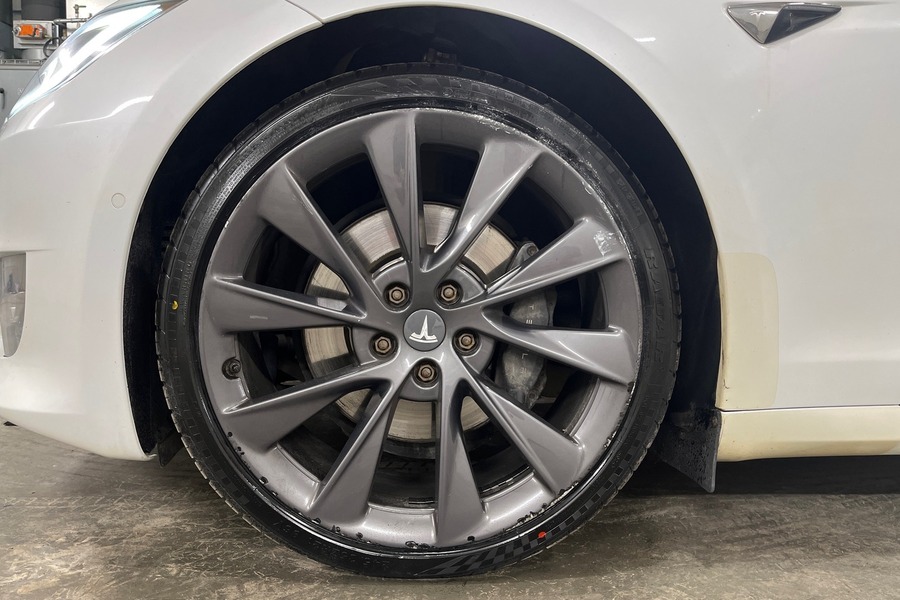 Tesla Model S vaihtoauto