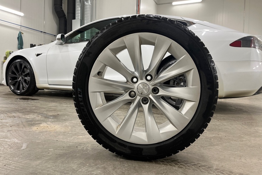 Tesla Model S vaihtoauto