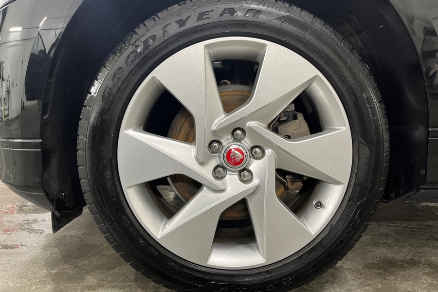 Jaguar I-PACE vaihtoauto