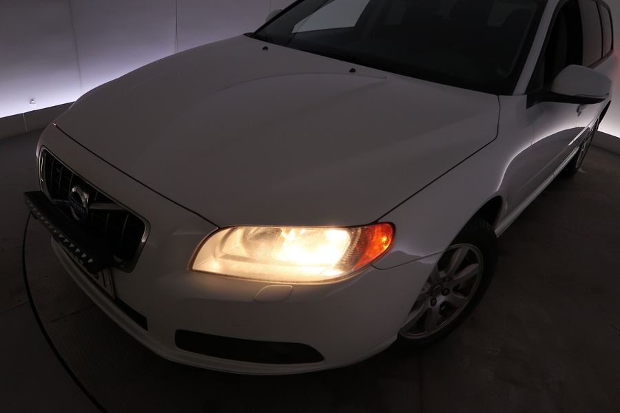 Volvo V70 vaihtoauto