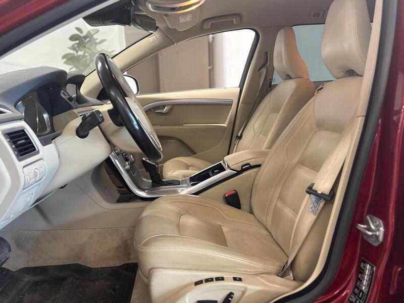 Volvo V70 vaihtoauto