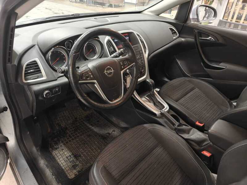 Opel Astra vaihtoauto