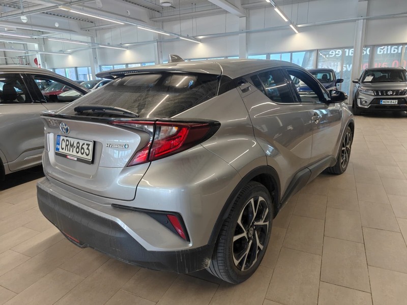 Toyota C-HR vaihtoauto