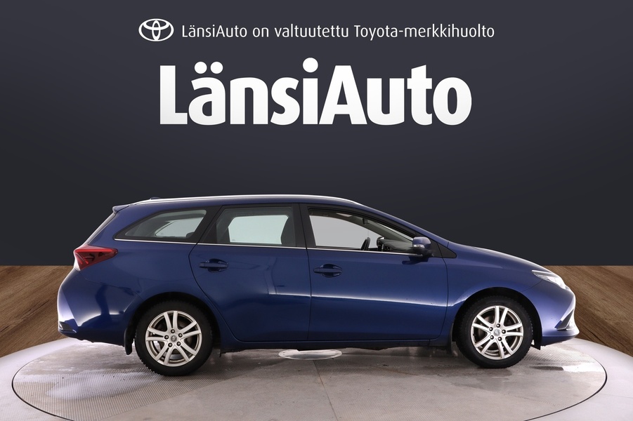 Toyota Auris vaihtoauto