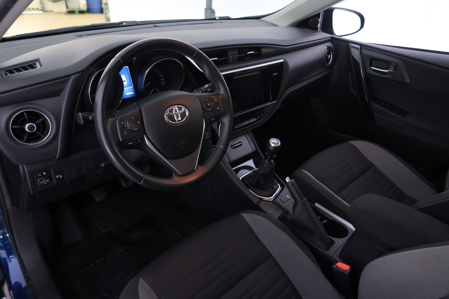 Toyota Auris vaihtoauto