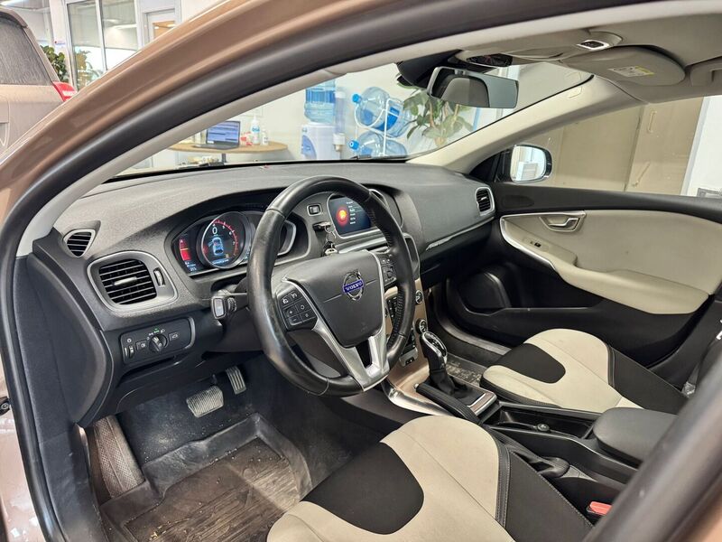 Volvo V40 Cross Country vaihtoauto