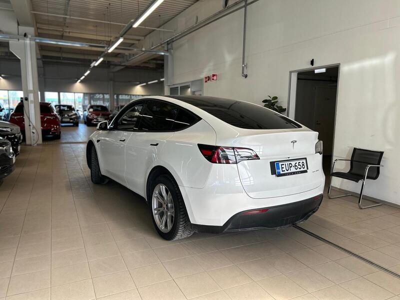 Tesla Model Y vaihtoauto