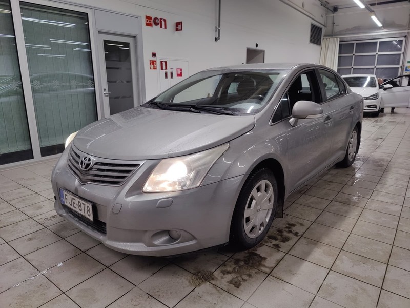 Toyota Avensis vaihtoauto