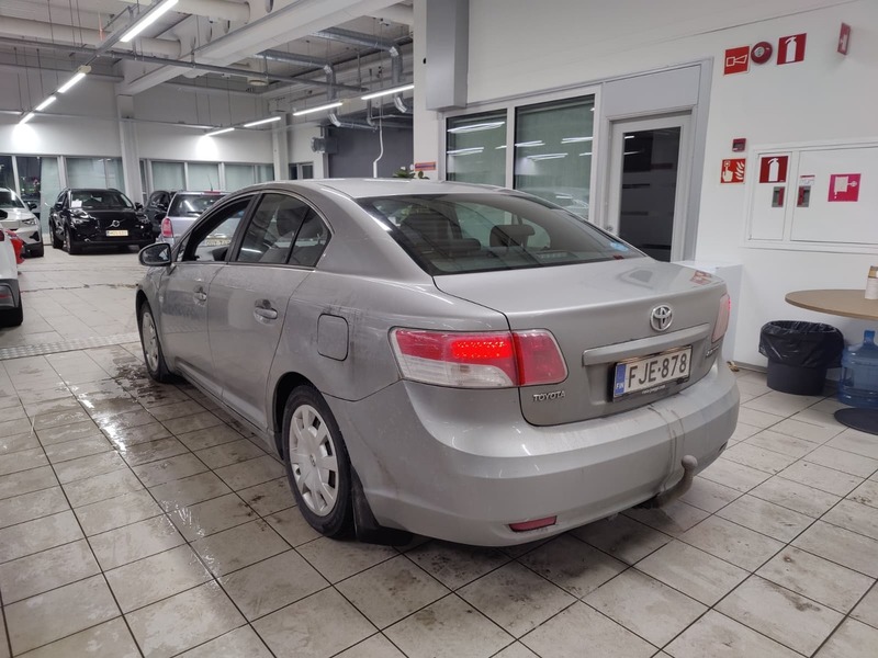 Toyota Avensis vaihtoauto