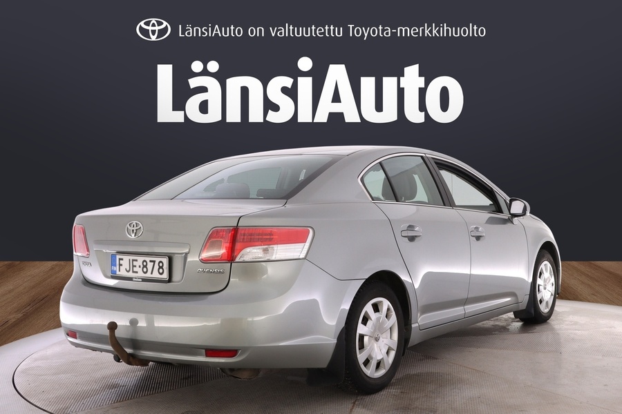 Toyota Avensis vaihtoauto