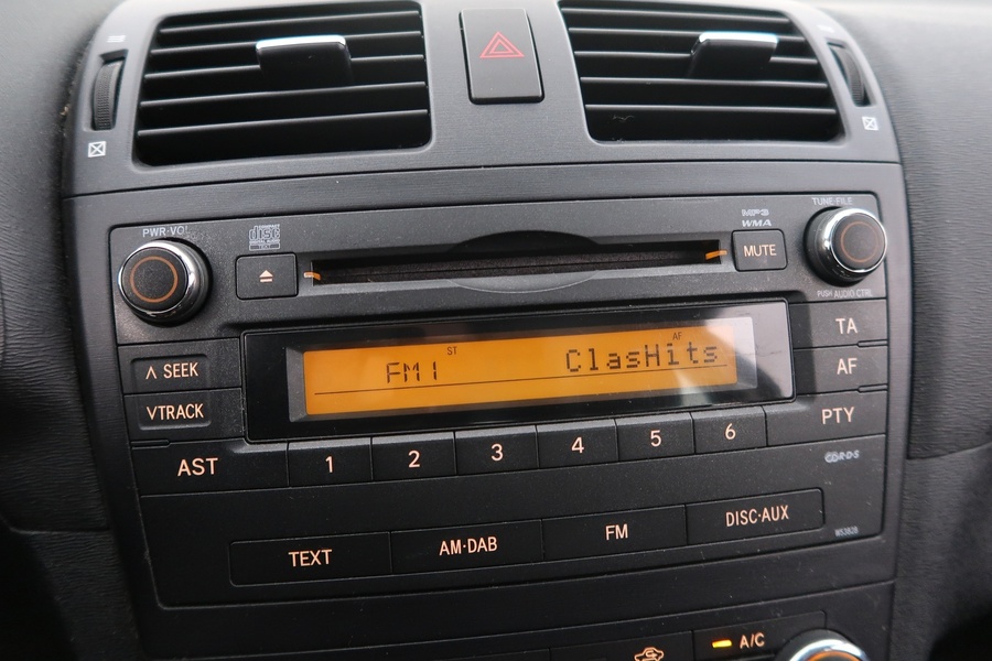 Toyota Avensis vaihtoauto