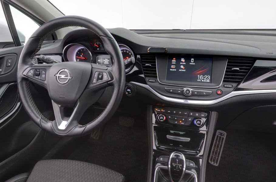 Opel Astra vaihtoauto