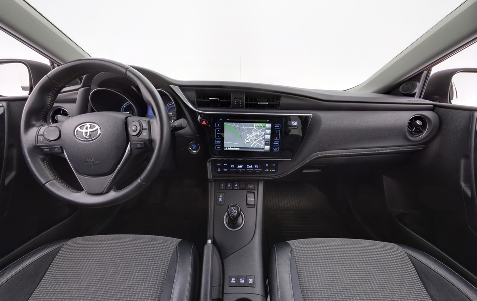 Toyota Auris vaihtoauto