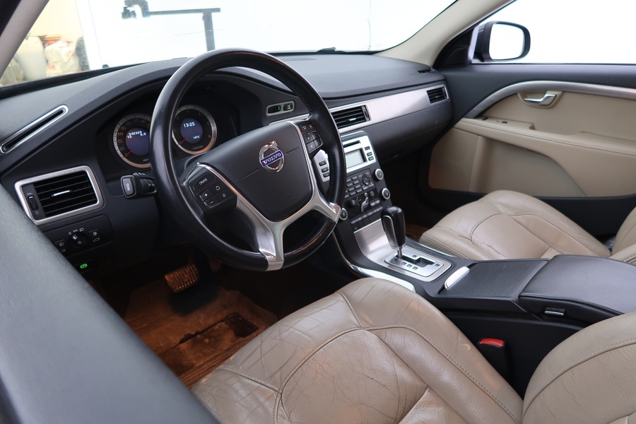 Volvo V70 vaihtoauto