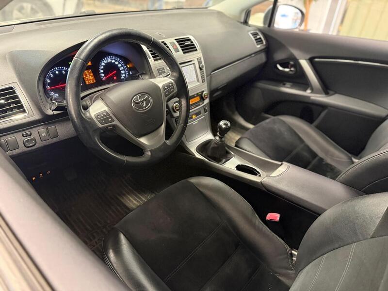 Toyota Avensis vaihtoauto