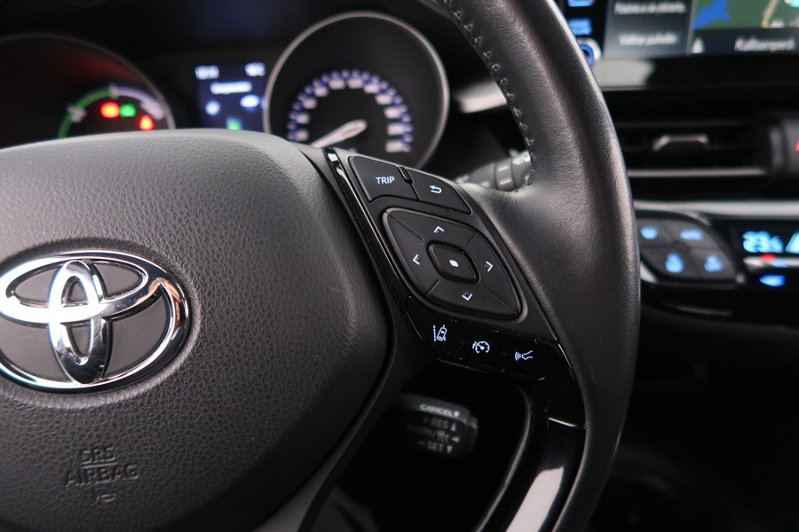 Toyota C-HR vaihtoauto