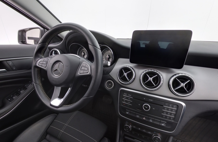Mercedes-Benz GLA vaihtoauto