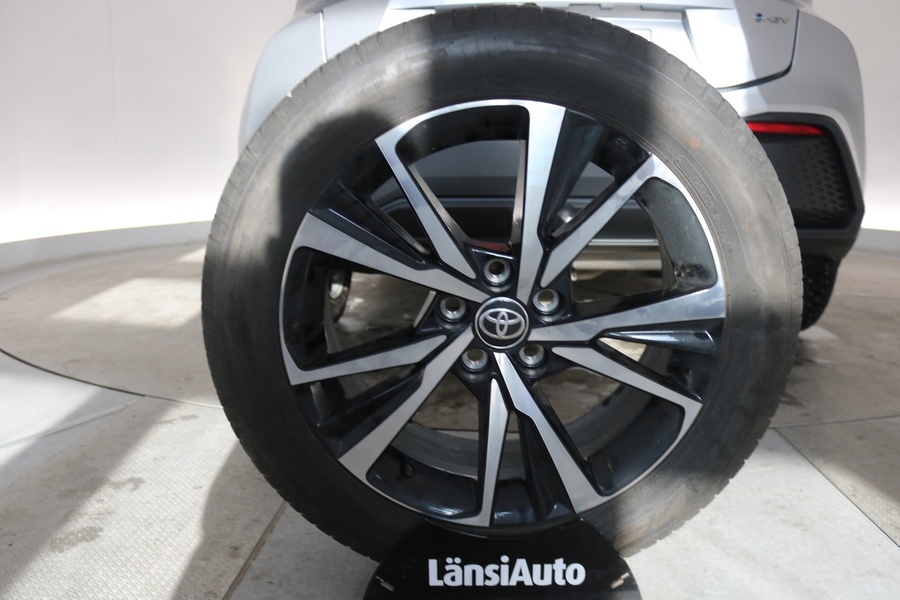 Toyota C-HR vaihtoauto