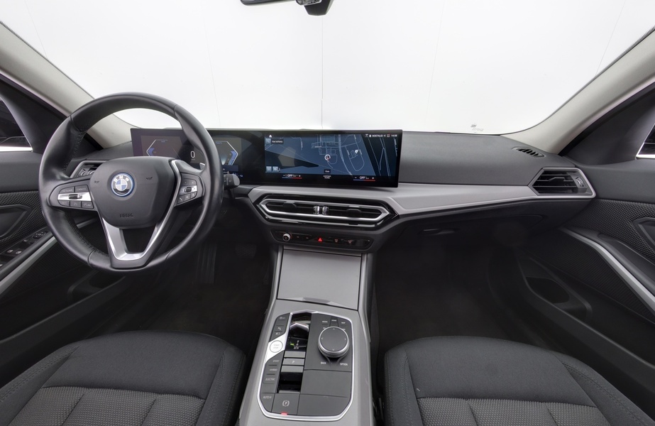 BMW 330 vaihtoauto
