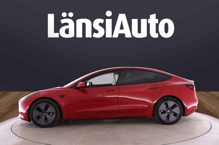 Tesla Model 3 vaihtoauto