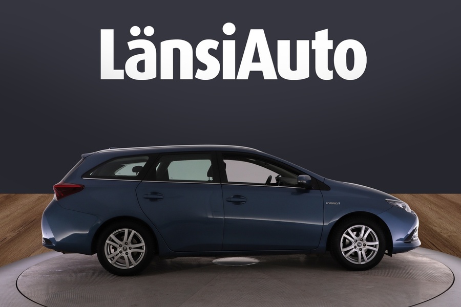 Toyota Auris vaihtoauto