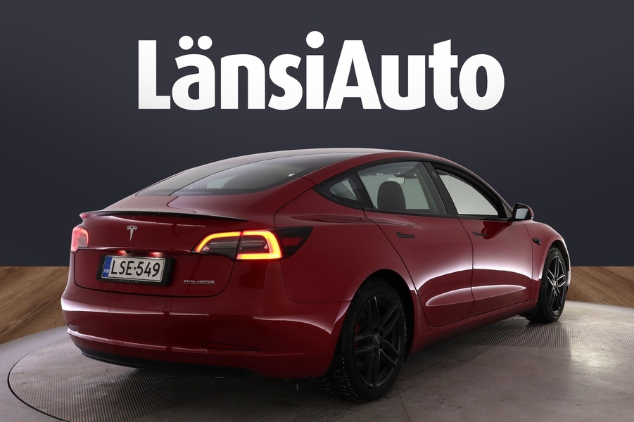 Tesla Model 3 vaihtoauto