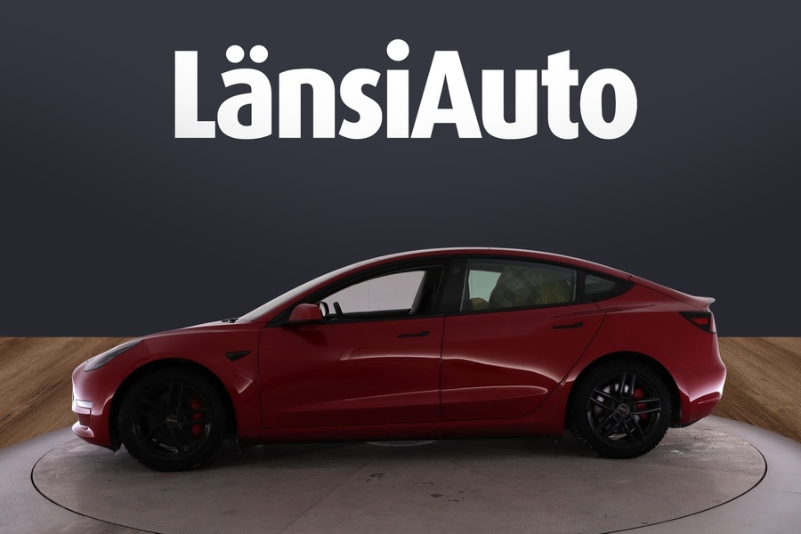 Tesla Model 3 vaihtoauto