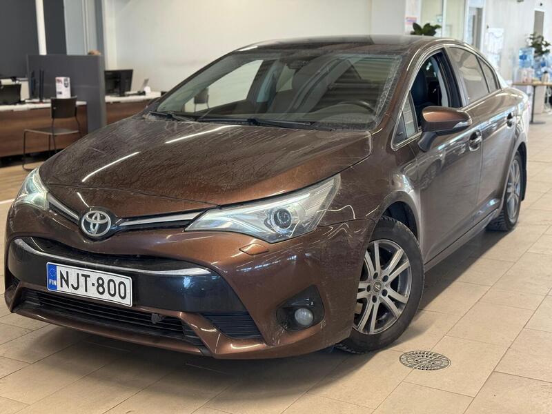 Toyota Avensis vaihtoauto