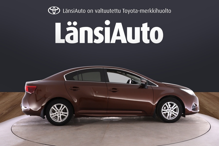 Toyota Avensis vaihtoauto