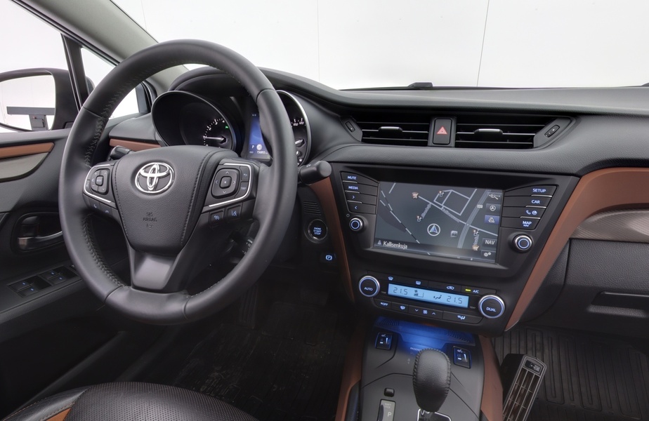 Toyota Avensis vaihtoauto