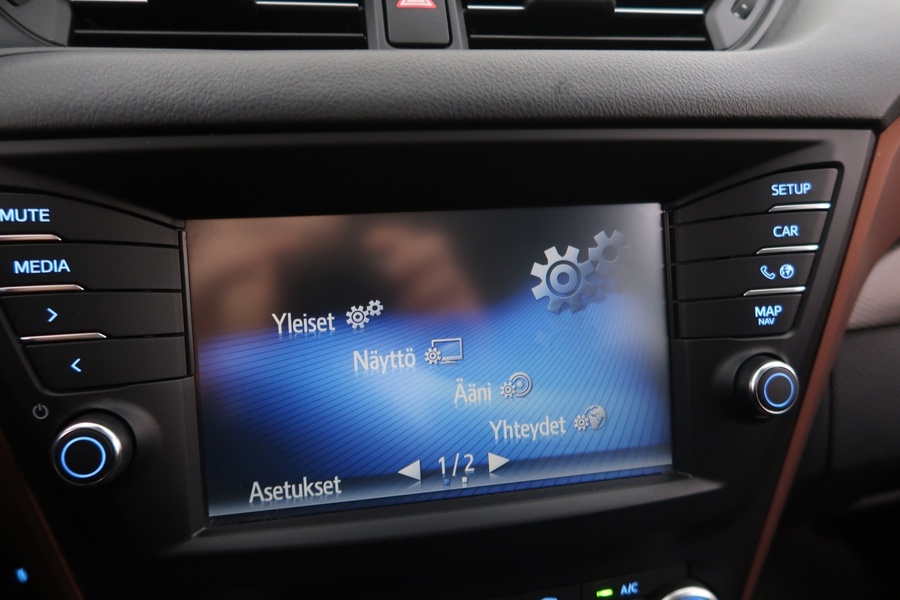 Toyota Avensis vaihtoauto
