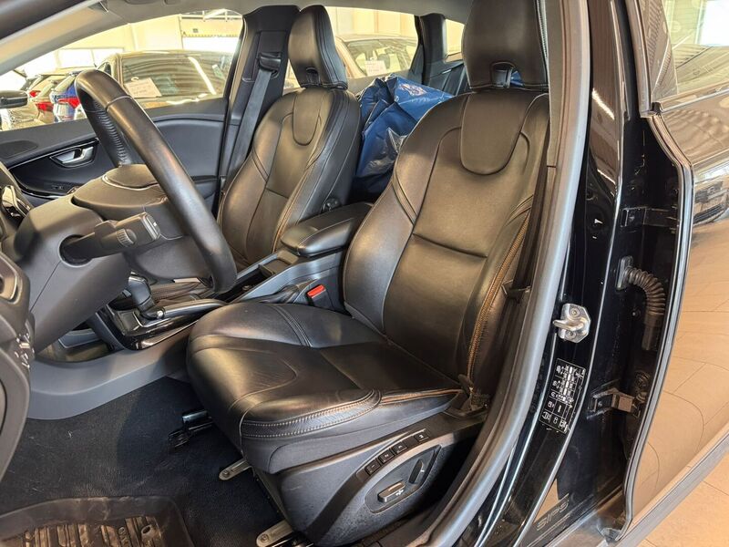 Volvo V40 Cross Country vaihtoauto