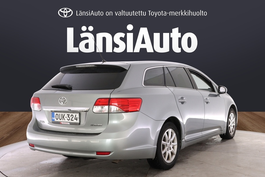 Toyota Avensis vaihtoauto