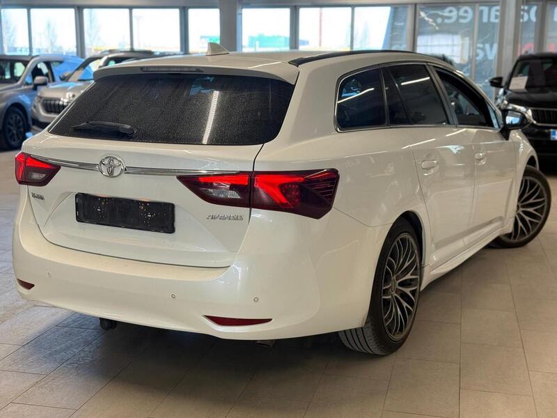 Toyota Avensis vaihtoauto