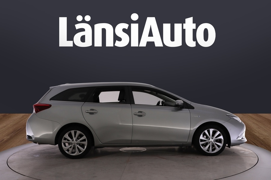 Toyota Auris vaihtoauto