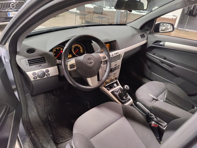 Opel Astra vaihtoauto