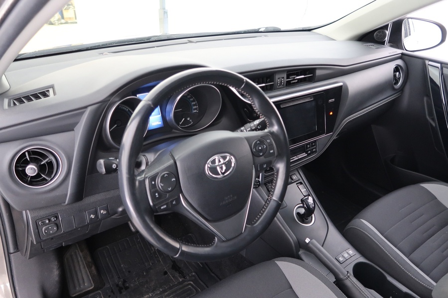 Toyota Auris vaihtoauto