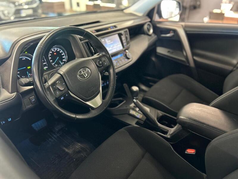 Toyota RAV4 vaihtoauto