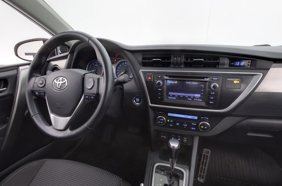 Toyota Auris vaihtoauto