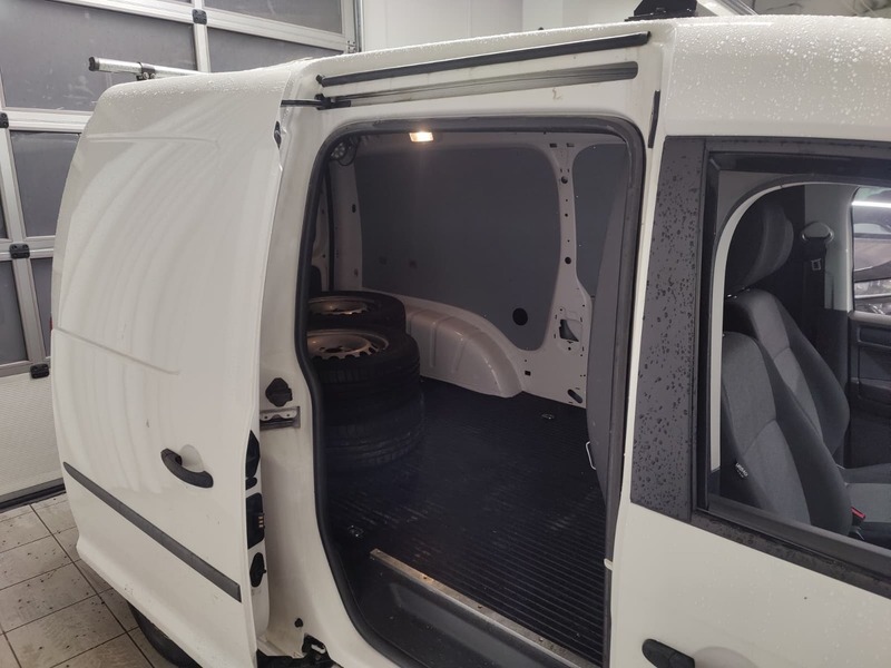 Volkswagen Caddy Maxi vaihtoauto