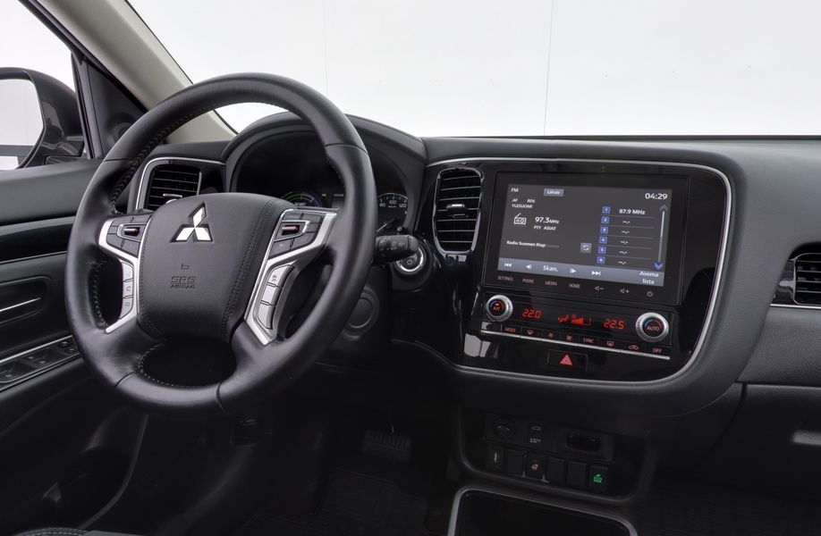 Mitsubishi Outlander PHEV vaihtoauto